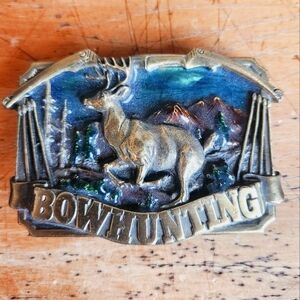 Bowhunting Belt Buckle with Deer Design
